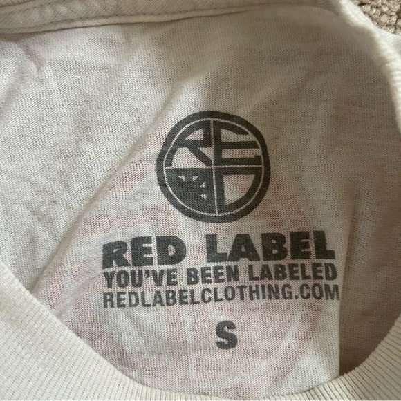 𝅺RED Label Hawaii King White Tee Size Small - Picture 2 of 4